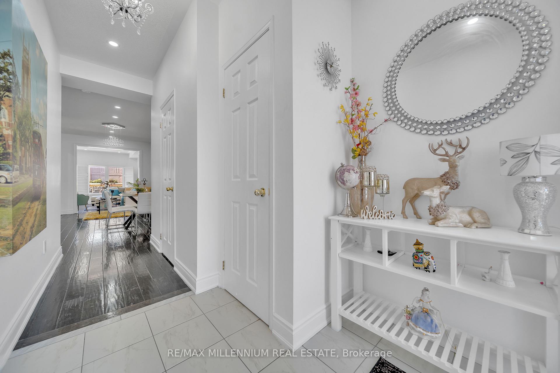Photo 7 of 86 Cookview Drive, Brampton, Sandringham-Wellington — HOMEH