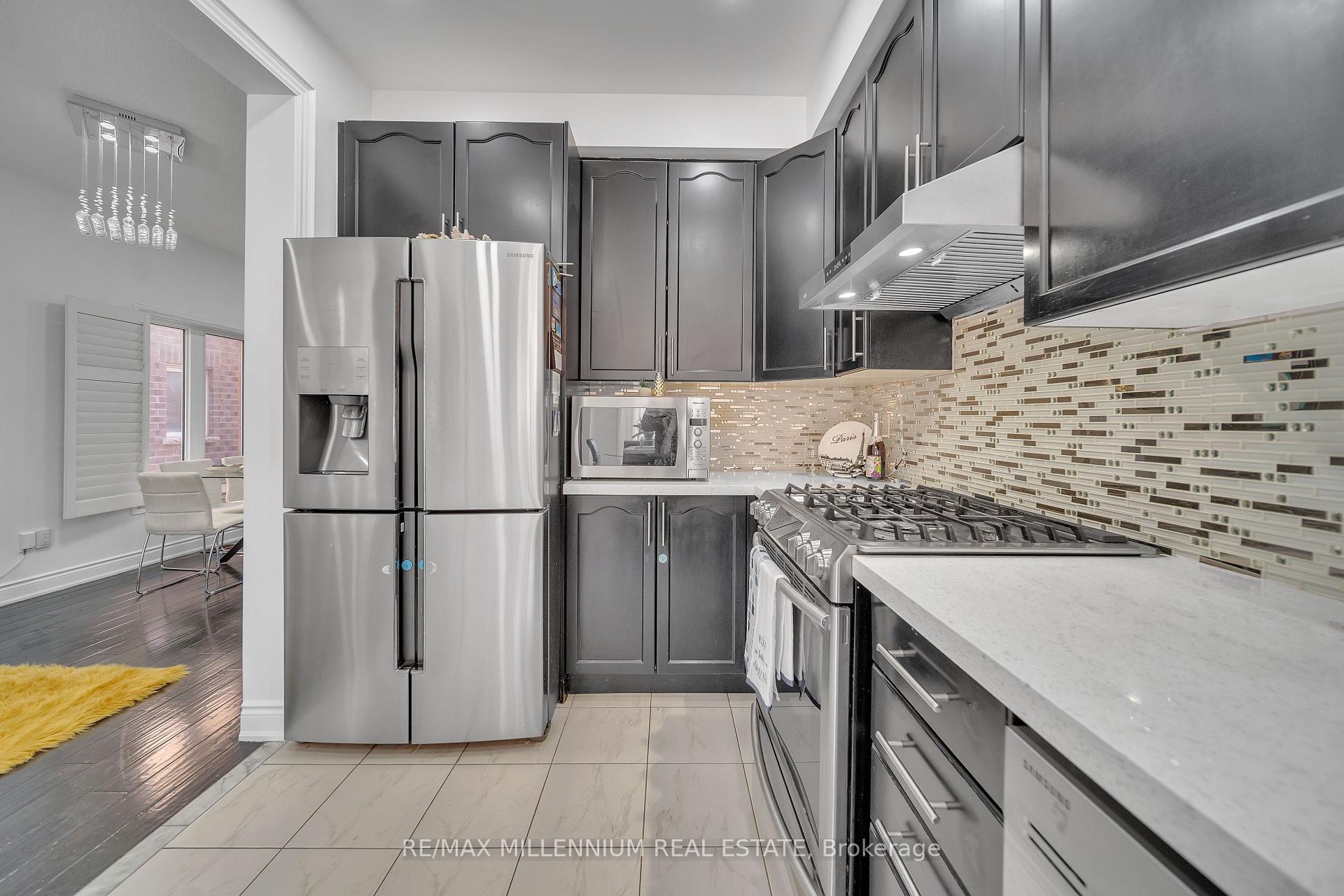 Photo 20 of 86 Cookview Drive, Brampton, Sandringham-Wellington — HOMEH