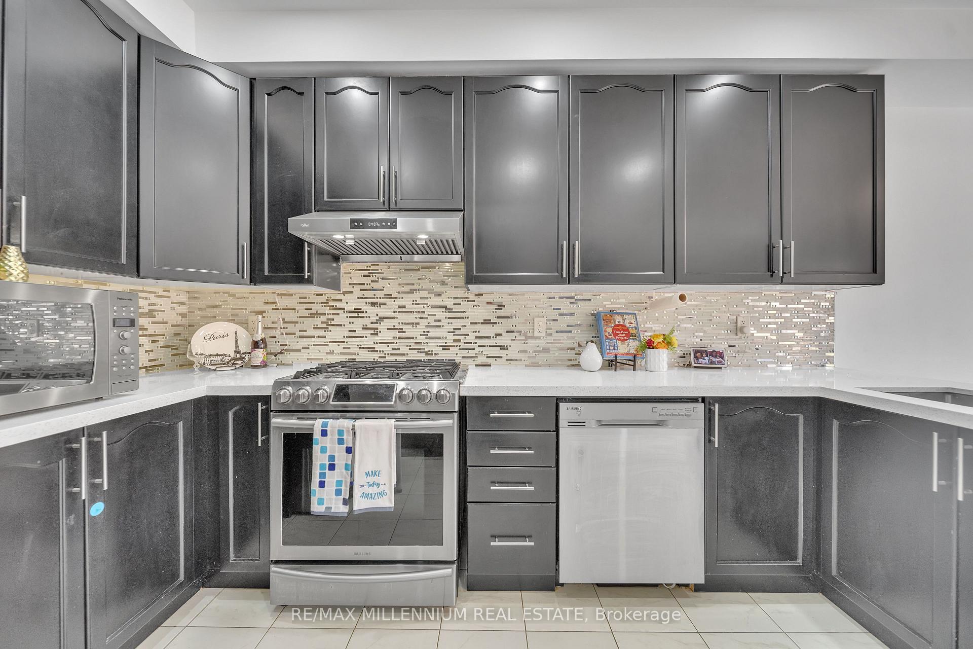 Photo 21 of 86 Cookview Drive, Brampton, Sandringham-Wellington — HOMEH