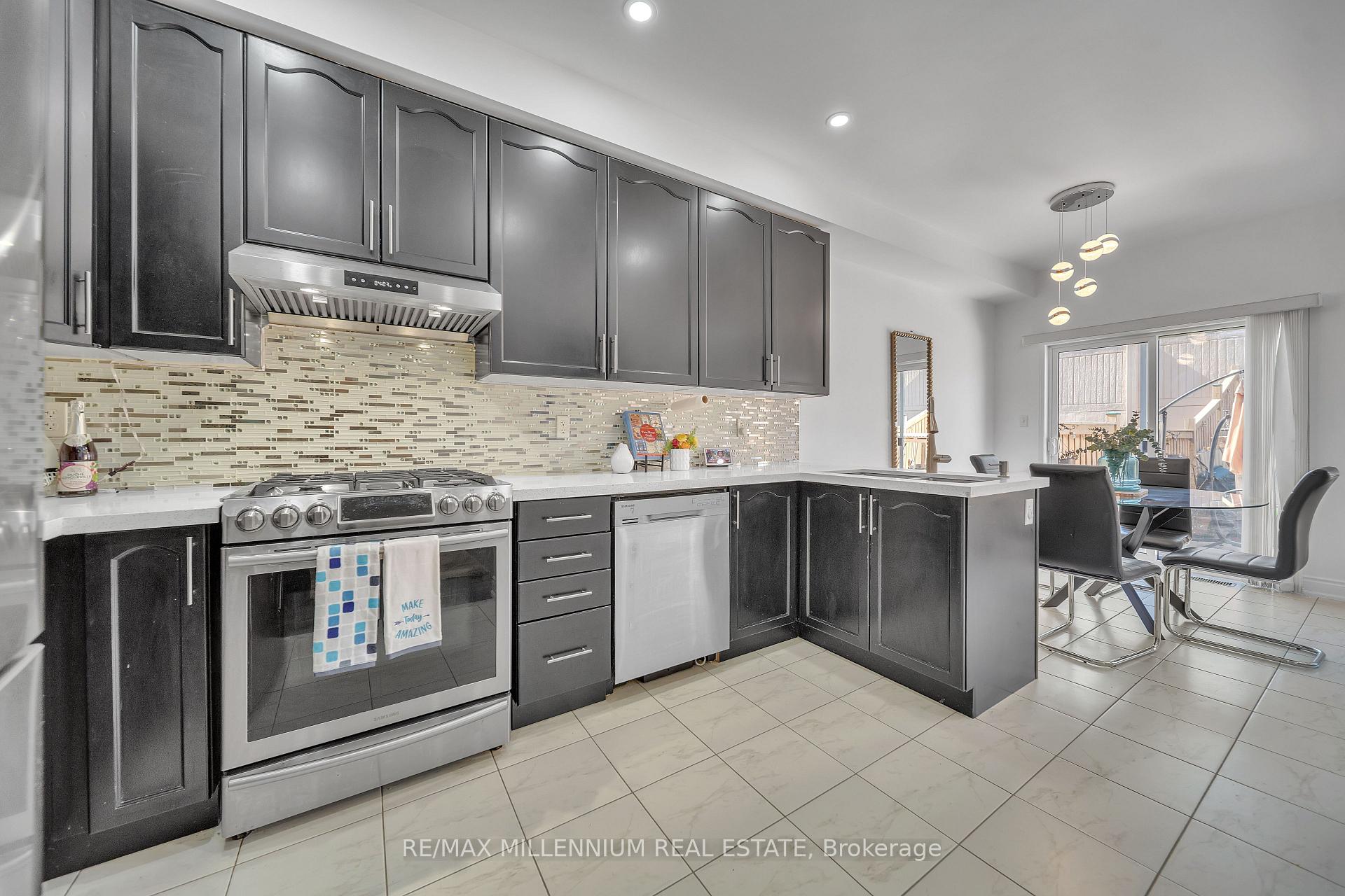 Photo 22 of 86 Cookview Drive, Brampton, Sandringham-Wellington — HOMEH