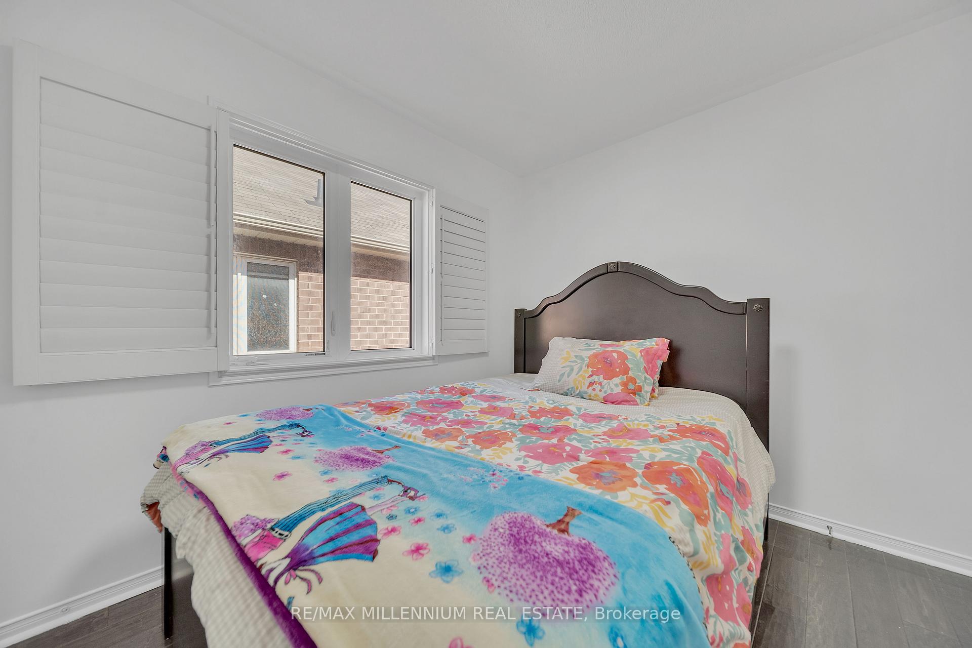 Photo 29 of 86 Cookview Drive, Brampton, Sandringham-Wellington — HOMEH