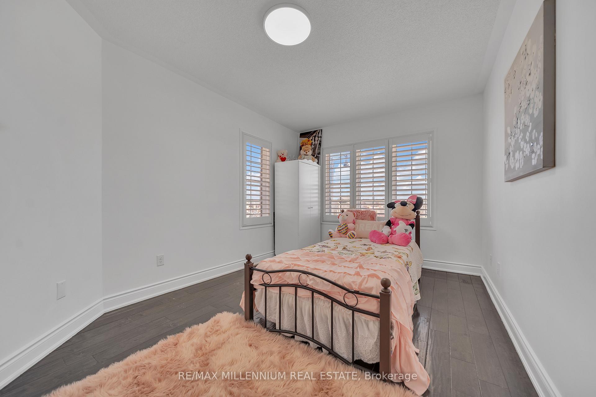 Photo 33 of 86 Cookview Drive, Brampton, Sandringham-Wellington — HOMEH