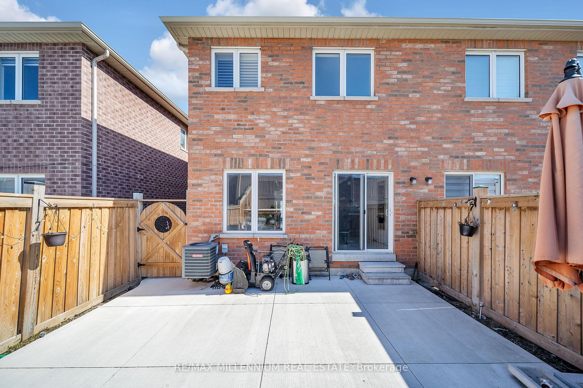 Photo 42 of 86 Cookview Drive, Brampton, Sandringham-Wellington — HOMEH