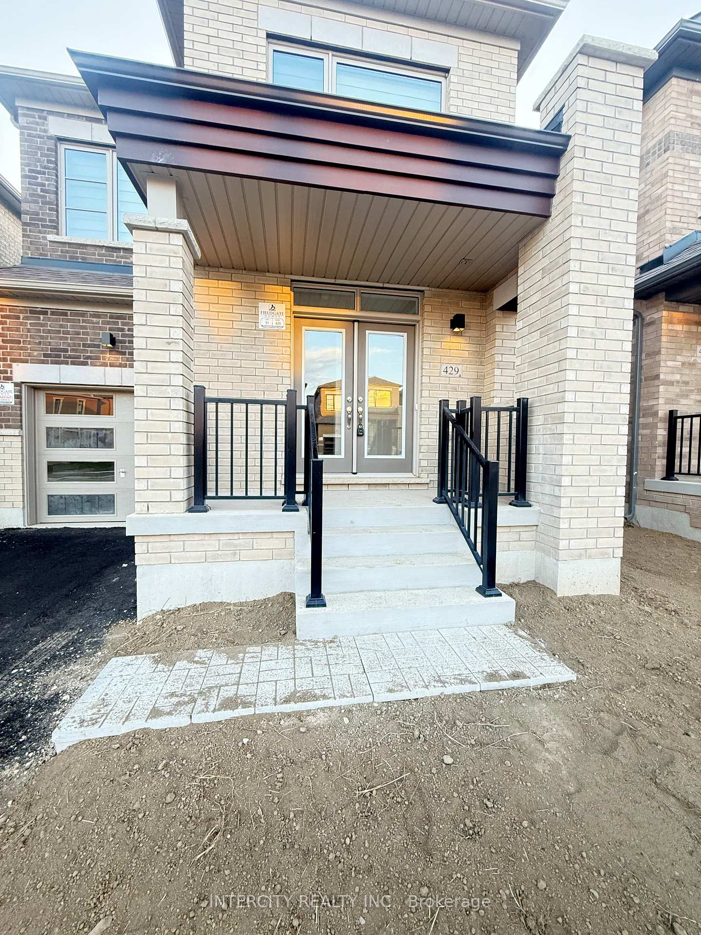 Photo 14 of 429 Kennedy Circle W, Milton, Cobban — HOMEH
