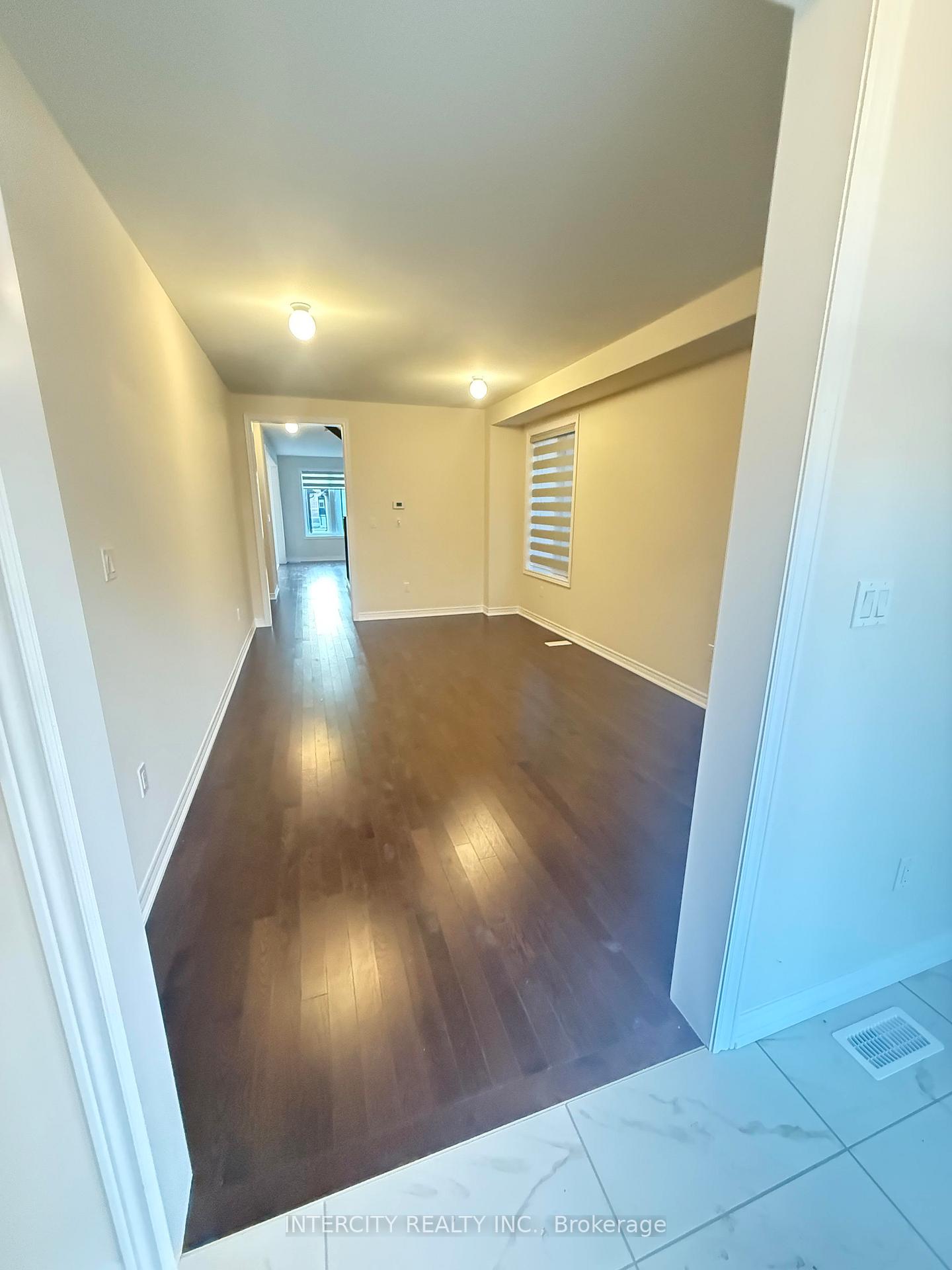 Photo 9 of 429 Kennedy Circle W, Milton, Cobban — HOMEH