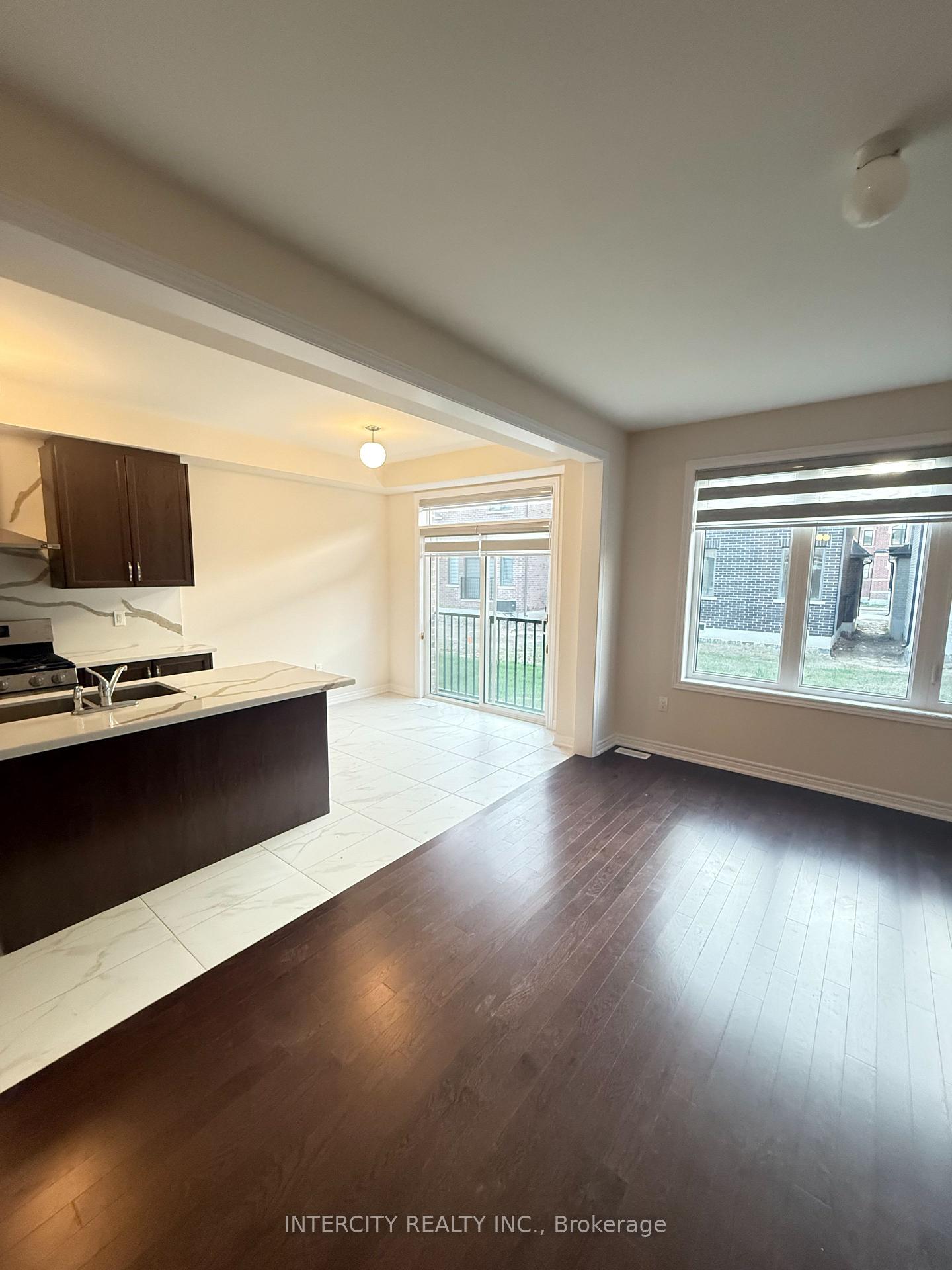 Photo 17 of 429 Kennedy Circle W, Milton, Cobban — HOMEH
