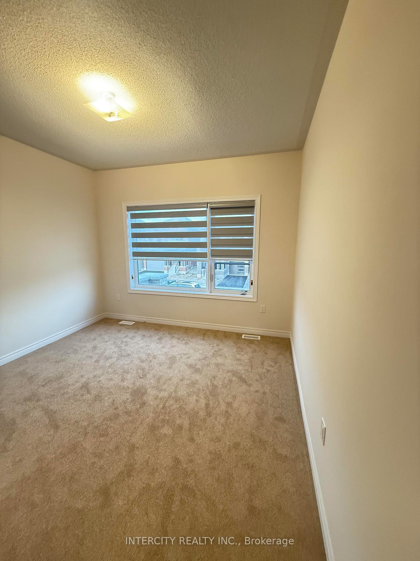 Photo 8 of 429 Kennedy Circle W, Milton, Cobban — HOMEH