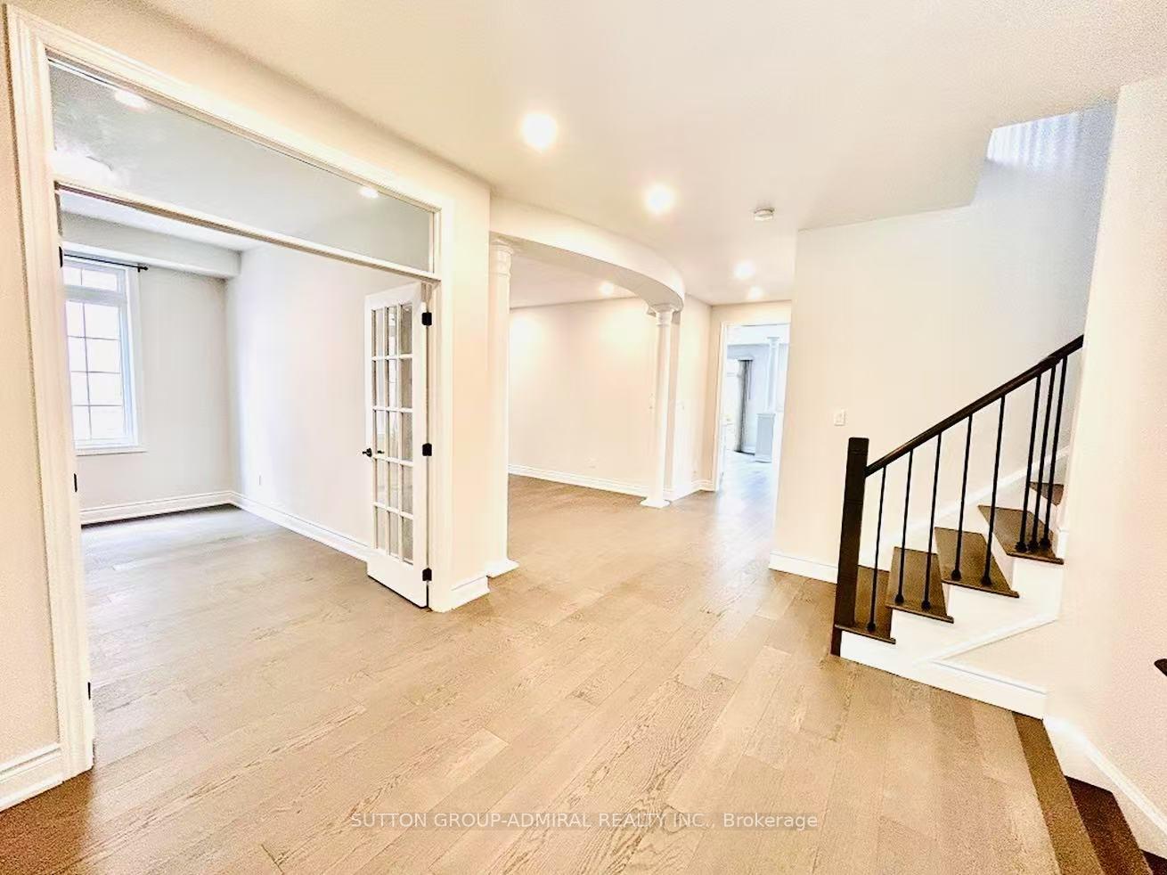 Photo 3 of 4 Castleglen Boulevard, Markham, Berczy — HOMEH