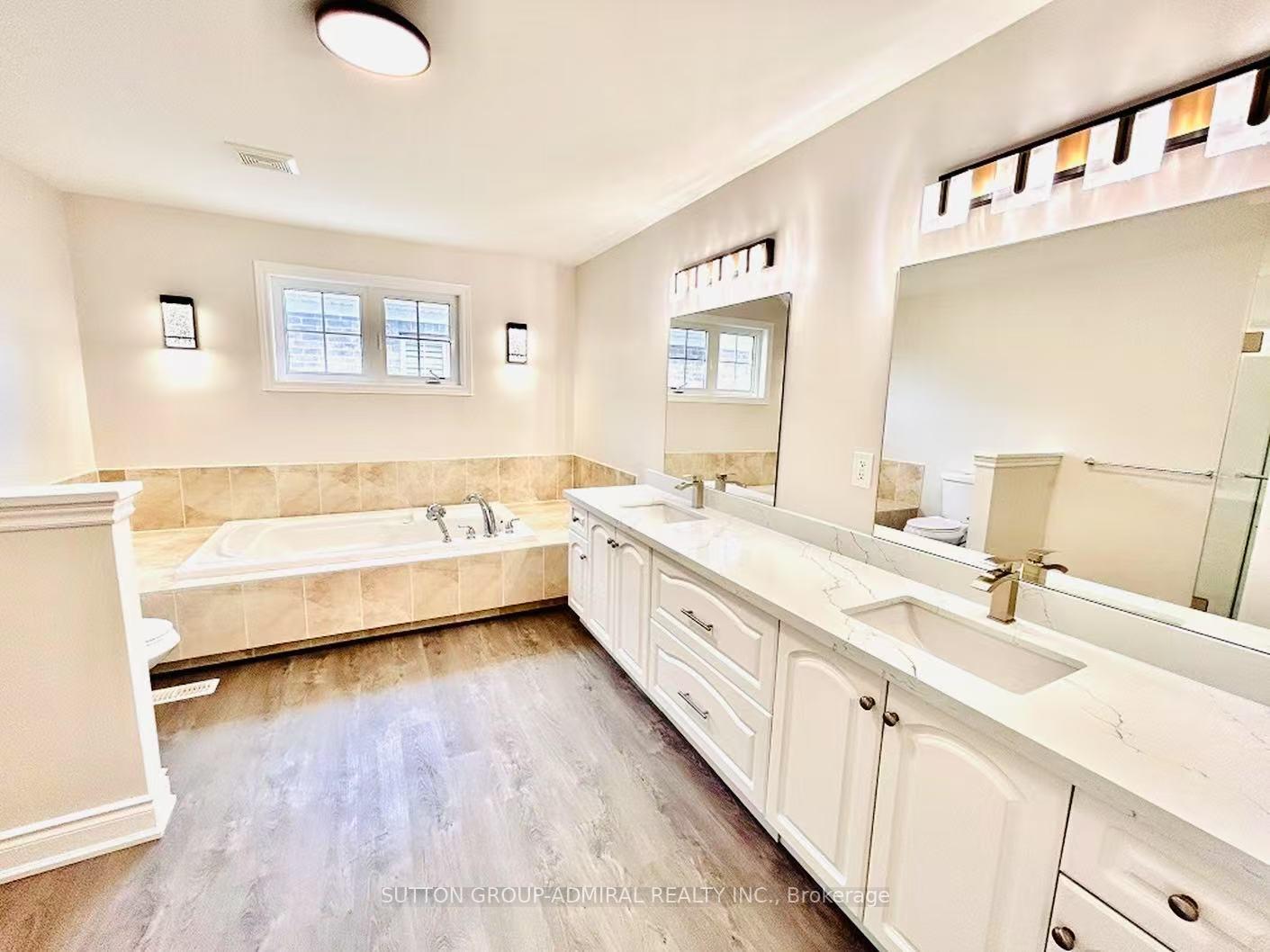 Photo 17 of 4 Castleglen Boulevard, Markham, Berczy — HOMEH