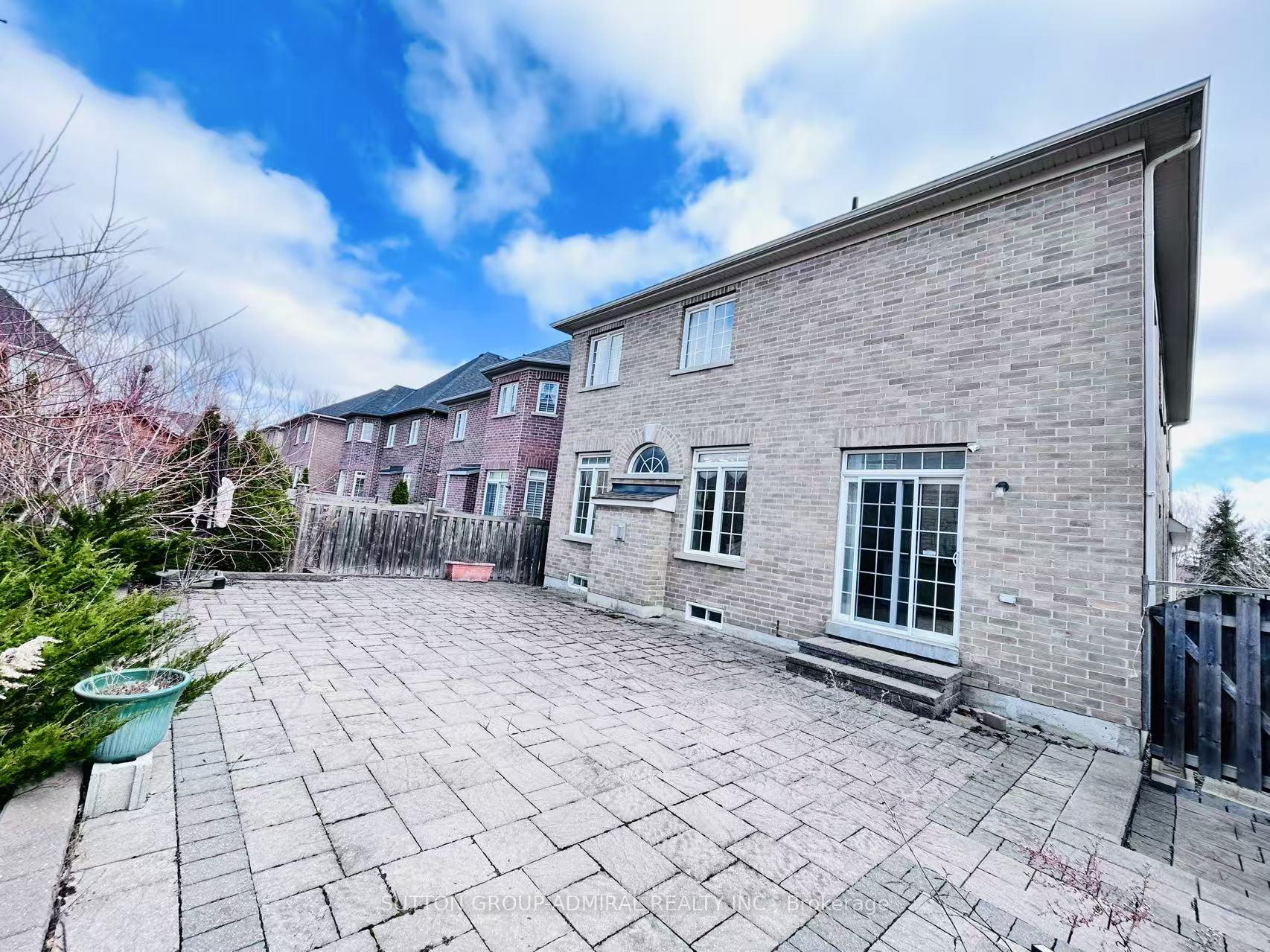 Photo 35 of 4 Castleglen Boulevard, Markham, Berczy — HOMEH