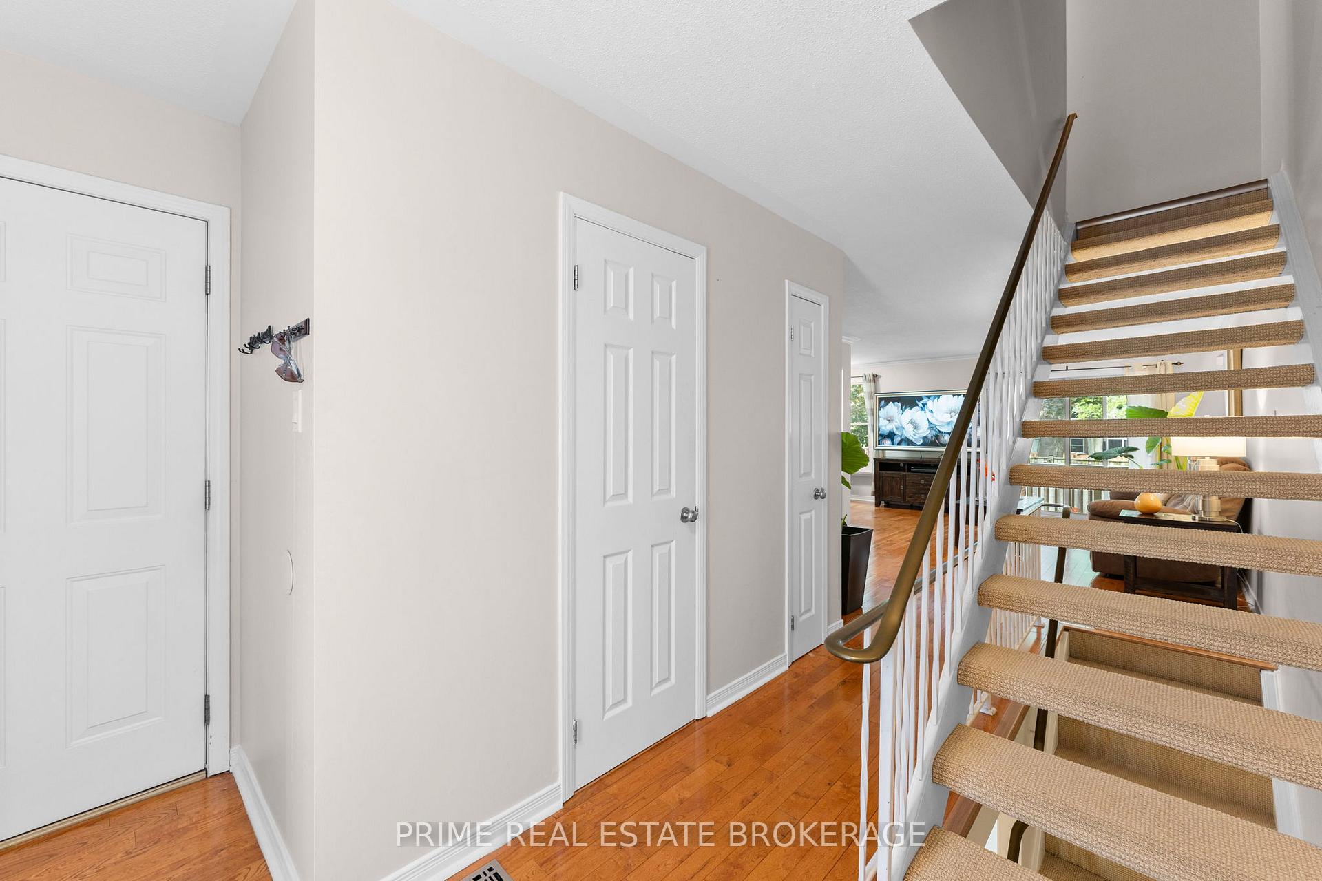Photo 9 of 304 Wilkins Street, London, South R — HOMEH