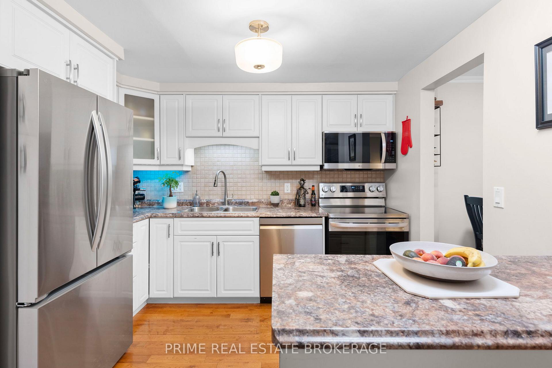 Photo 15 of 304 Wilkins Street, London, South R — HOMEH