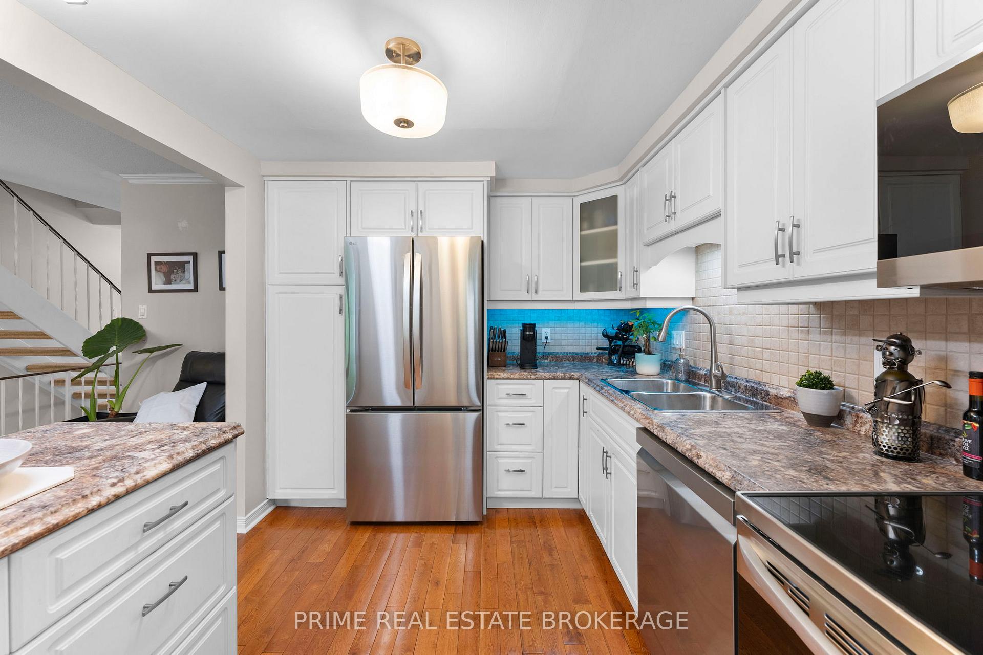 Photo 7 of 304 Wilkins Street, London, South R — HOMEH