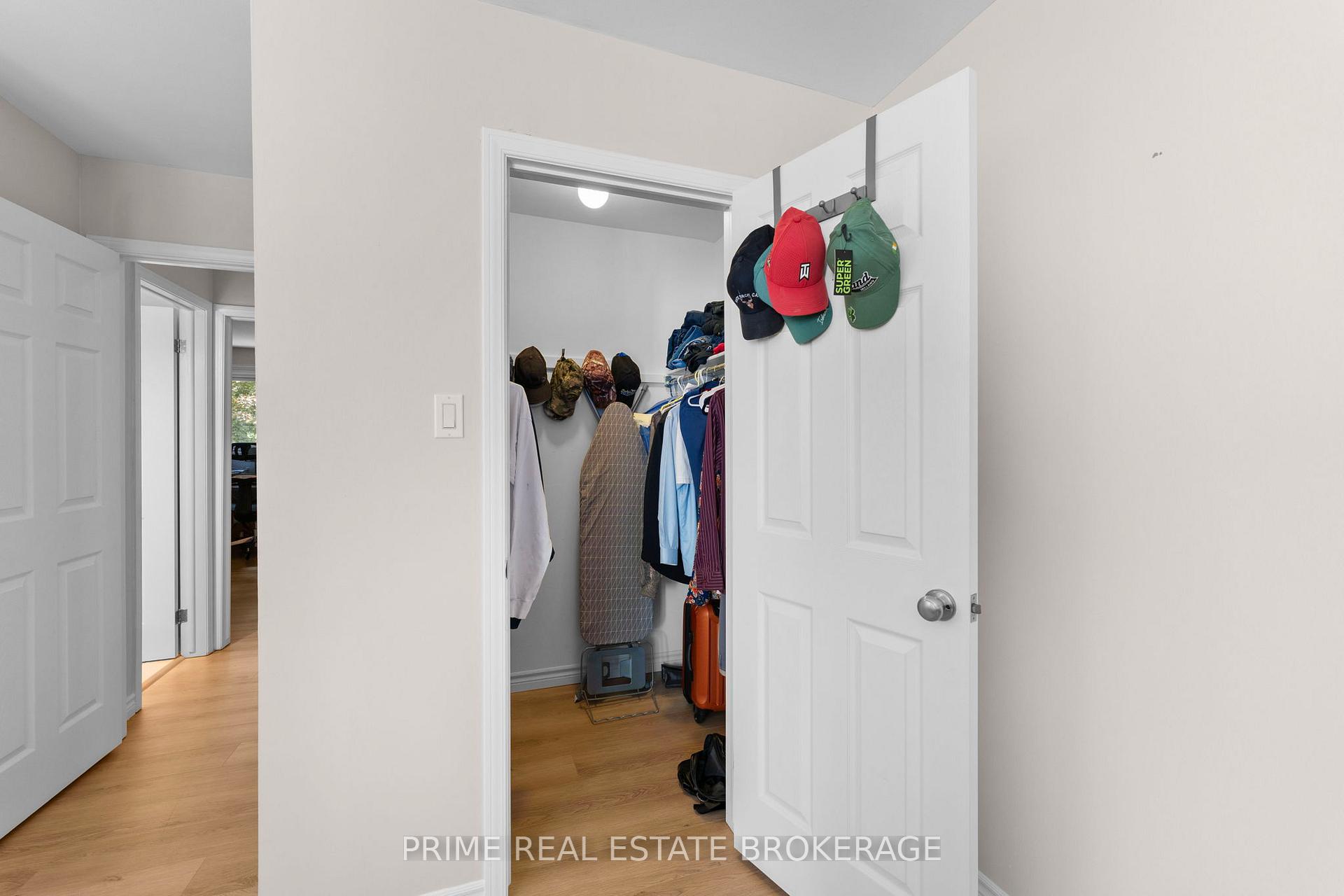Photo 2 of 304 Wilkins Street, London, South R — HOMEH