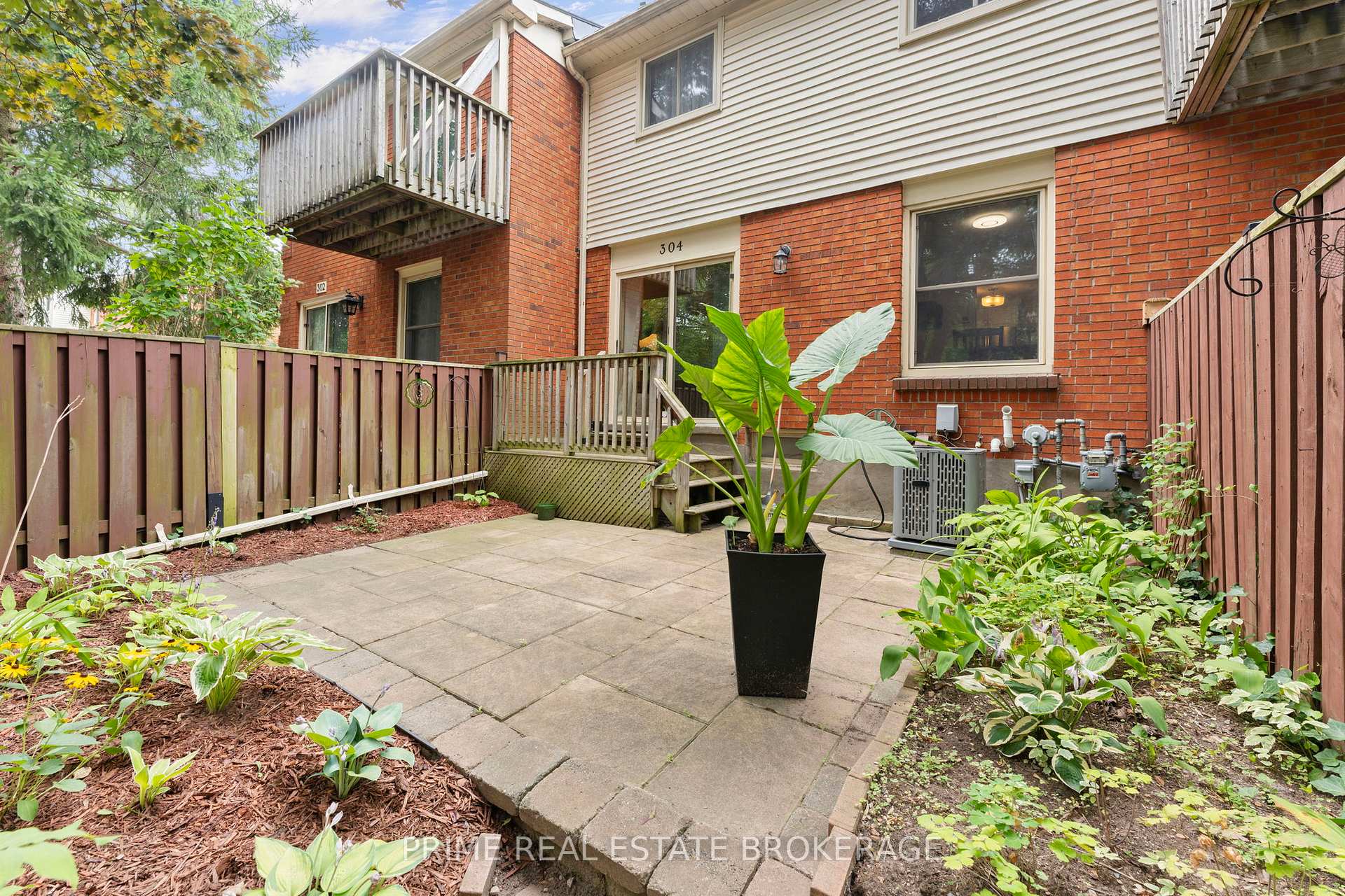Photo 16 of 304 Wilkins Street, London, South R — HOMEH