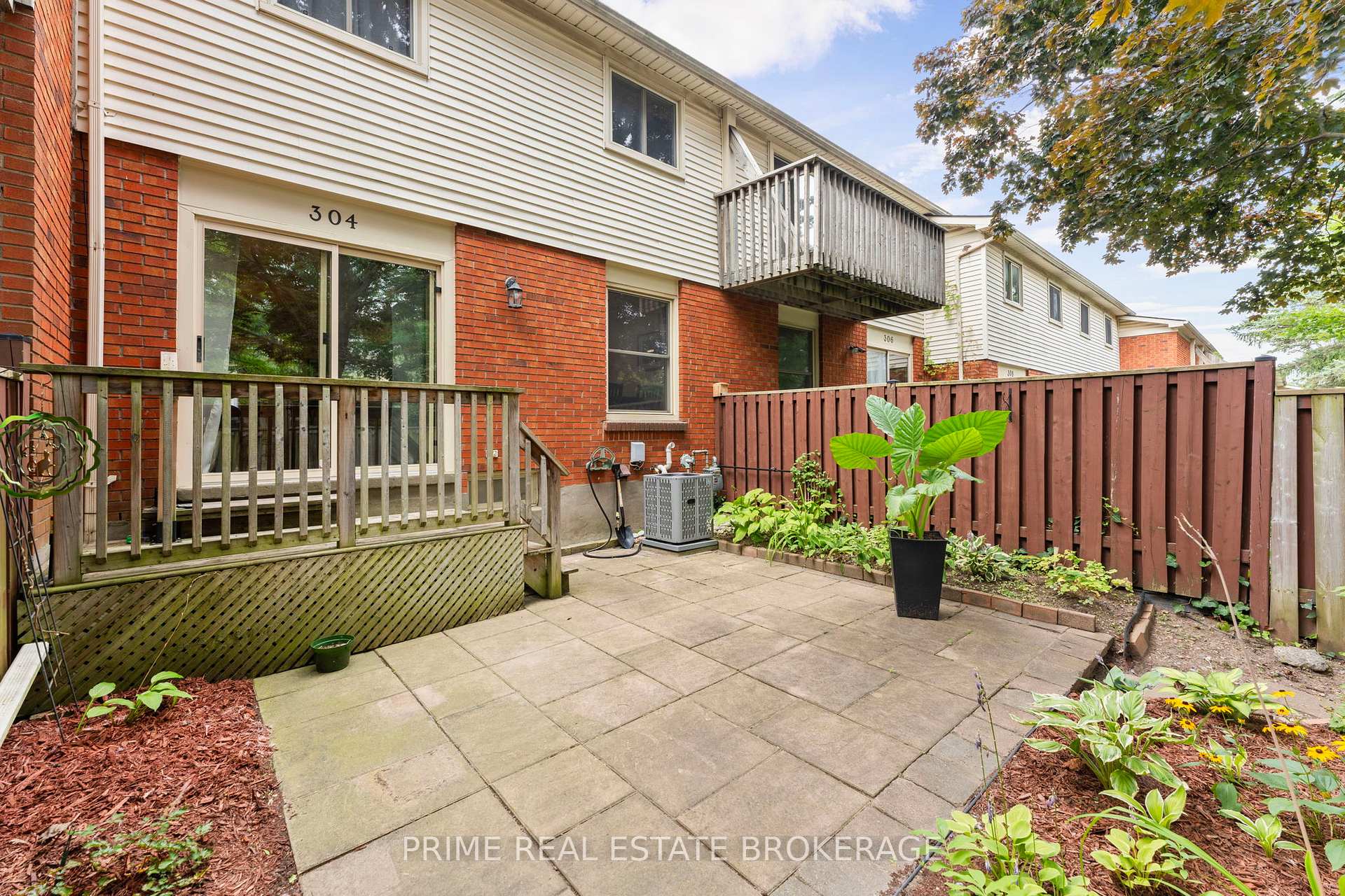 Photo 44 of 304 Wilkins Street, London, South R — HOMEH