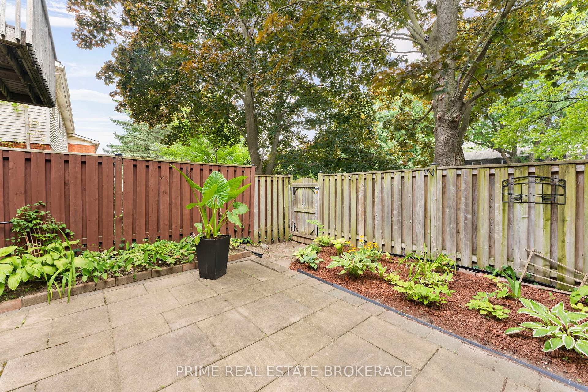 Photo 32 of 304 Wilkins Street, London, South R — HOMEH