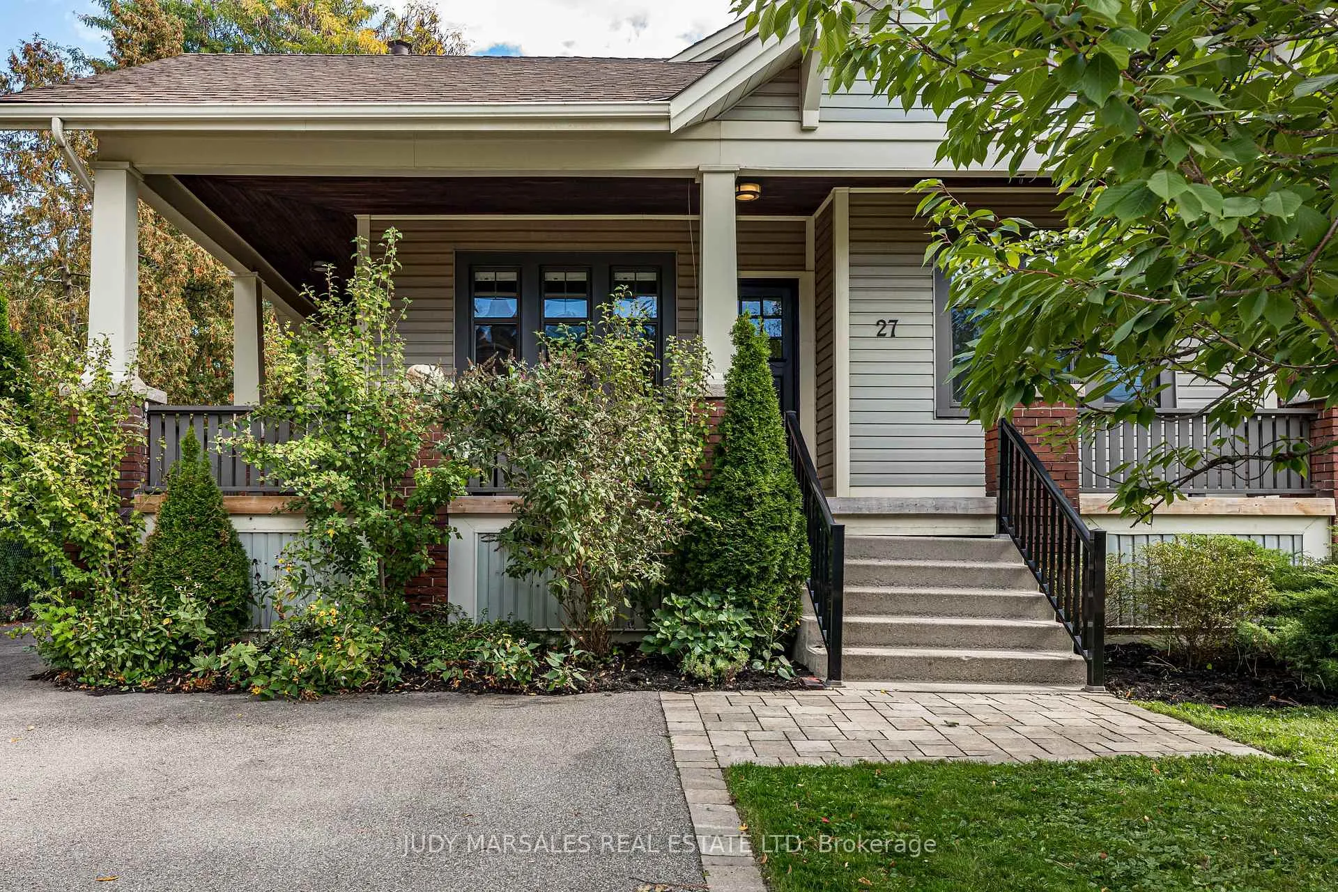 Photo 3 of 27 Cliff Avenue, Hamilton, Eastmount — HOMEH