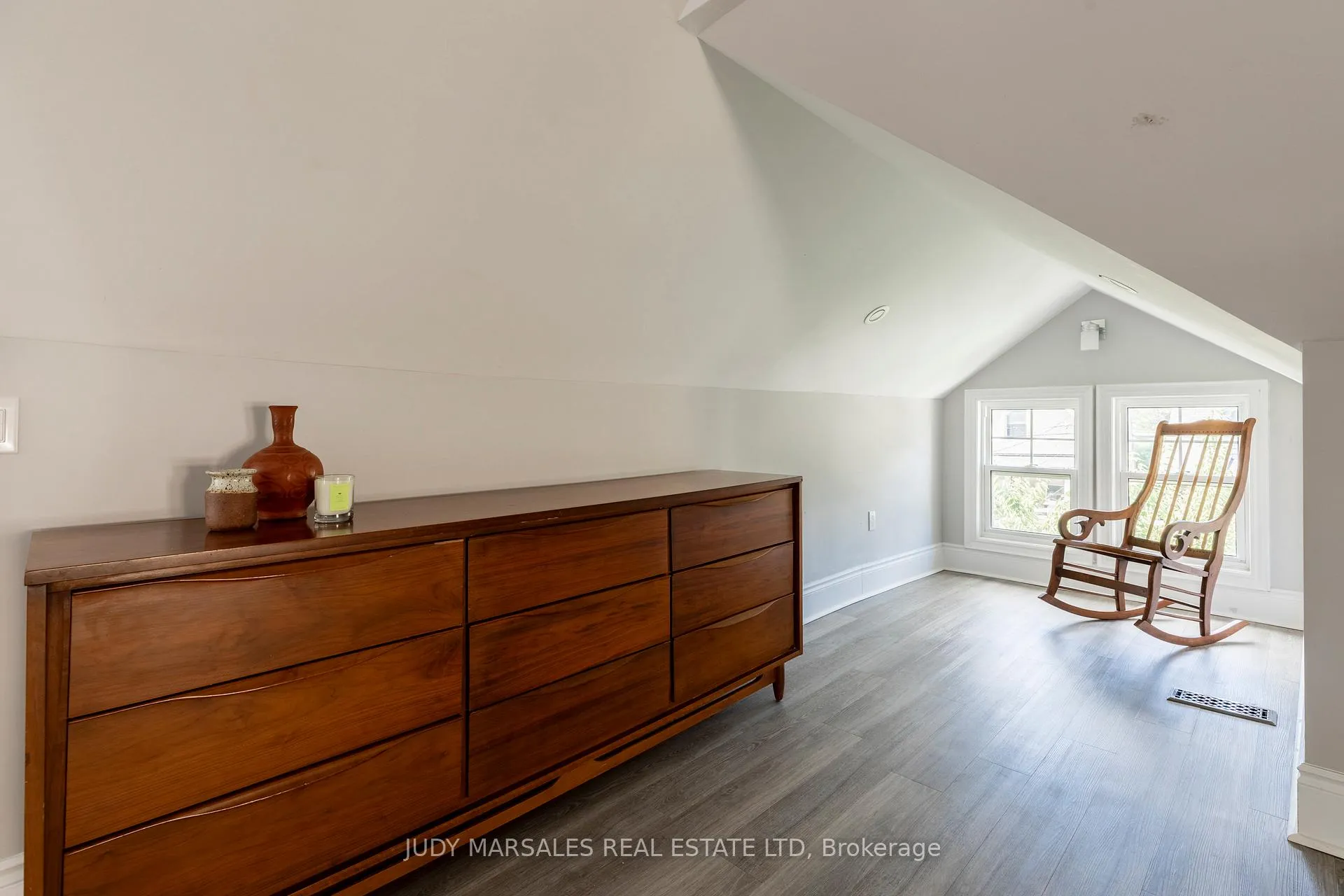 Photo 56 of 27 Cliff Avenue, Hamilton, Eastmount — HOMEH