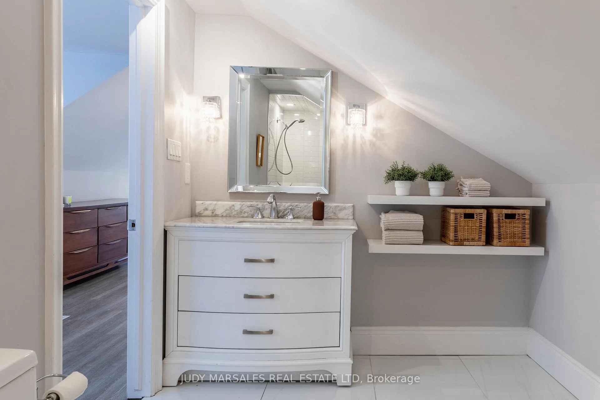 Photo 61 of 27 Cliff Avenue, Hamilton, Eastmount — HOMEH