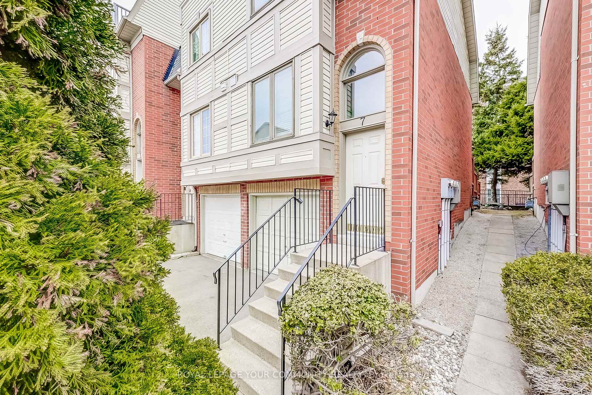 Photo 3 of Unit #7, 1635 Pickering Parkway, Pickering, Village East — HOMEH