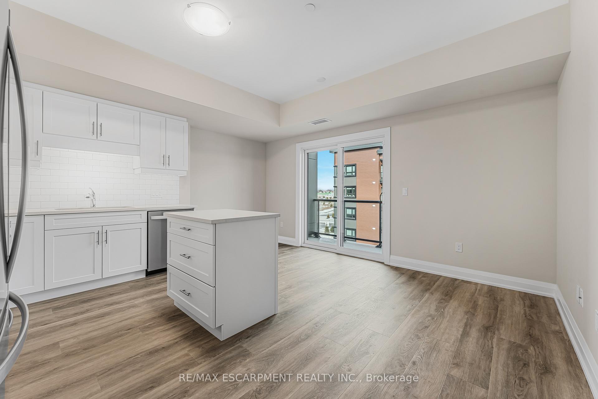 Photo 1 of Unit 303, 118 Summersides Boulevard, Pelham, Fonthill — HOMEH