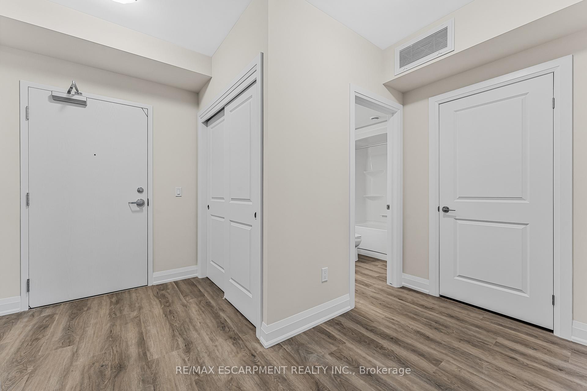 Photo 10 of Unit 303, 118 Summersides Boulevard, Pelham, Fonthill — HOMEH