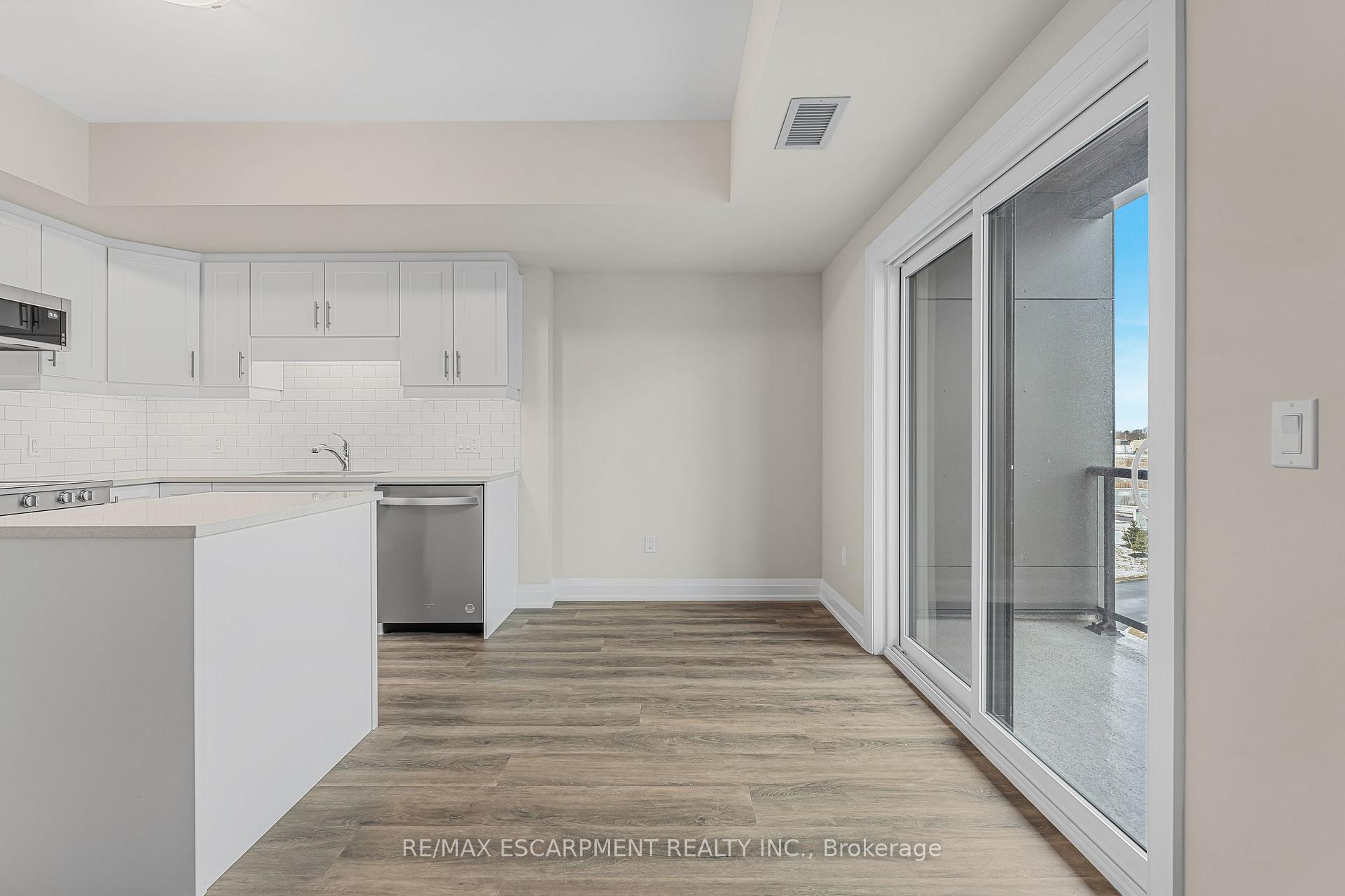 Photo 20 of Unit 303, 118 Summersides Boulevard, Pelham, Fonthill — HOMEH