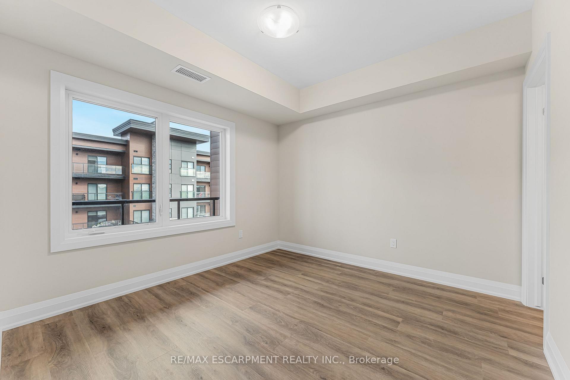 Photo 23 of Unit 303, 118 Summersides Boulevard, Pelham, Fonthill — HOMEH
