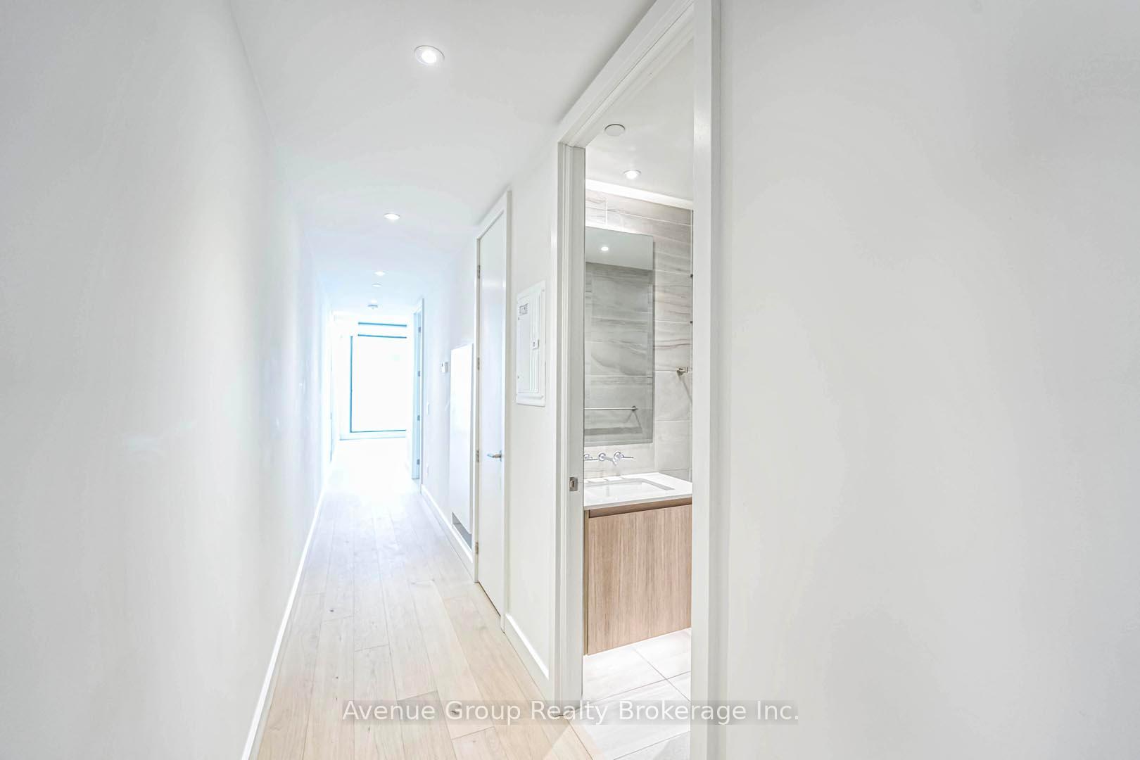 Photo 3 of Unit 907, 81 Wellesley Street E, Toronto, Church-Yonge Corridor — HOMEH