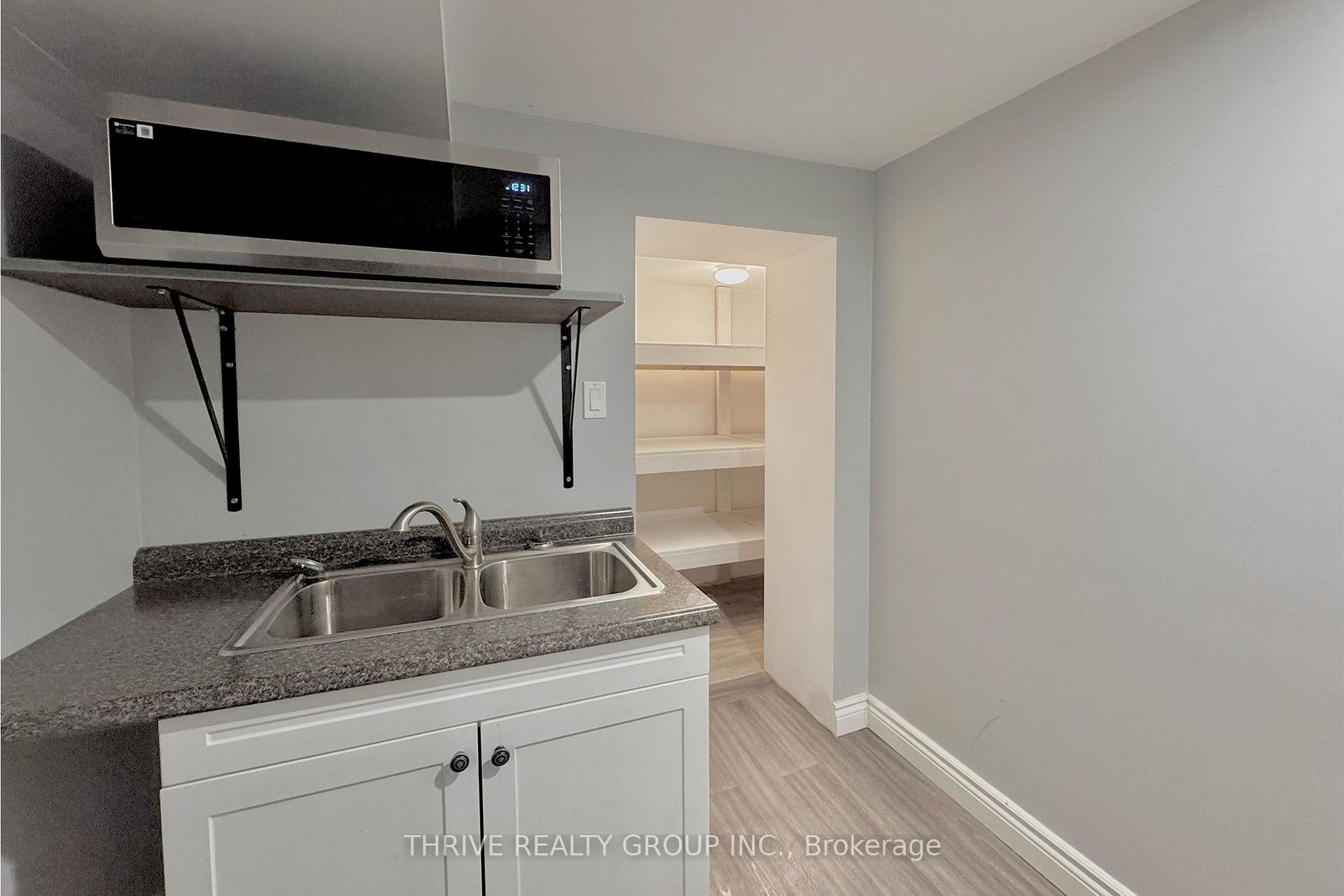 Photo 5 of 201 Barry Place, London, North N — HOMEH