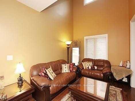 Photo 5 of 29 Jacksonville Drive, Brampton, Vales of Castlemore — HOMEH