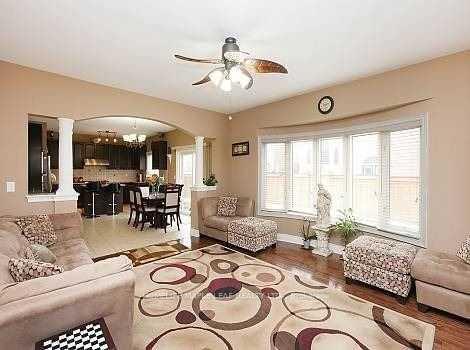 Photo 10 of 29 Jacksonville Drive, Brampton, Vales of Castlemore — HOMEH