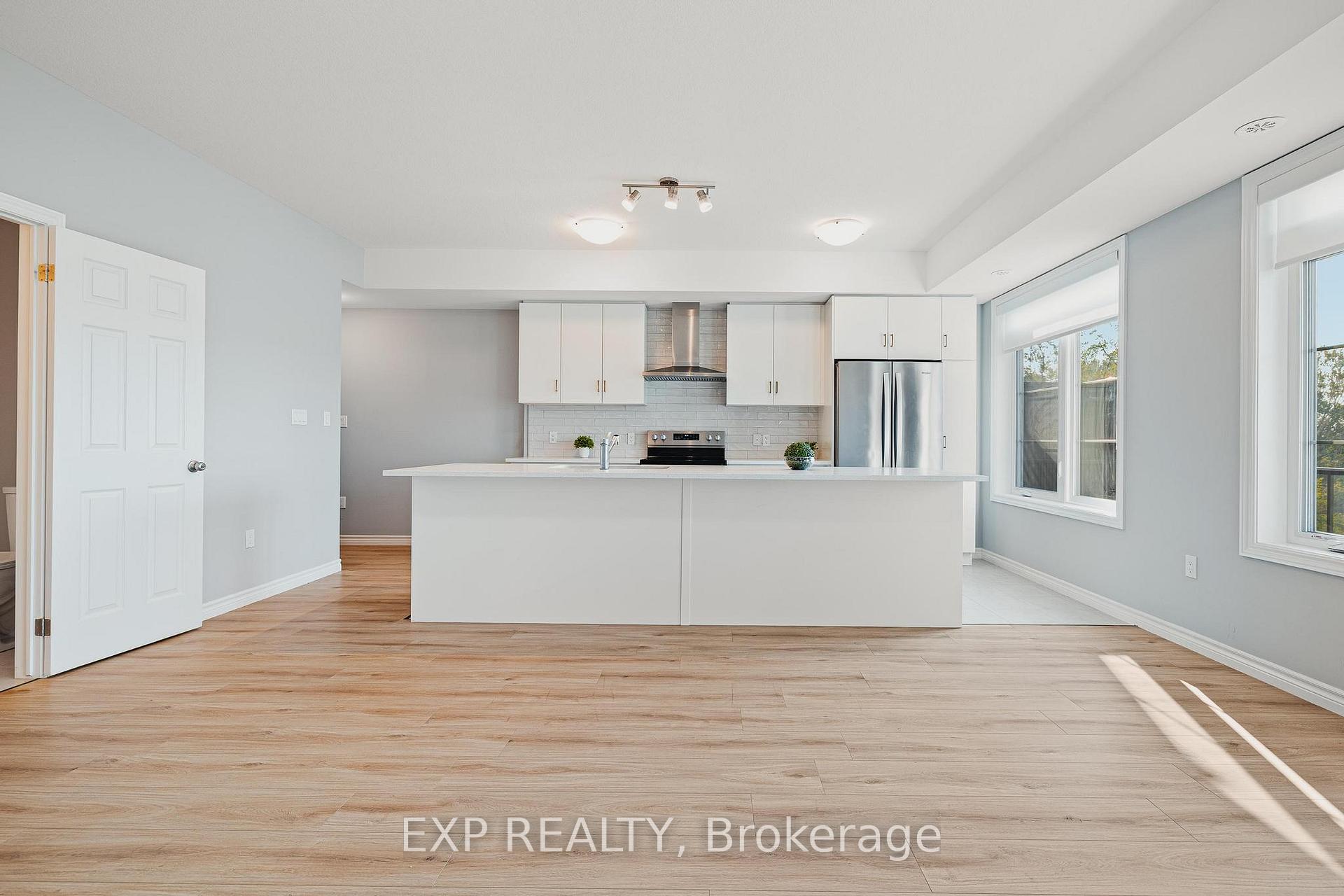 Photo 4 of 104 Lomond Lane W, Kitchener — HOMEH