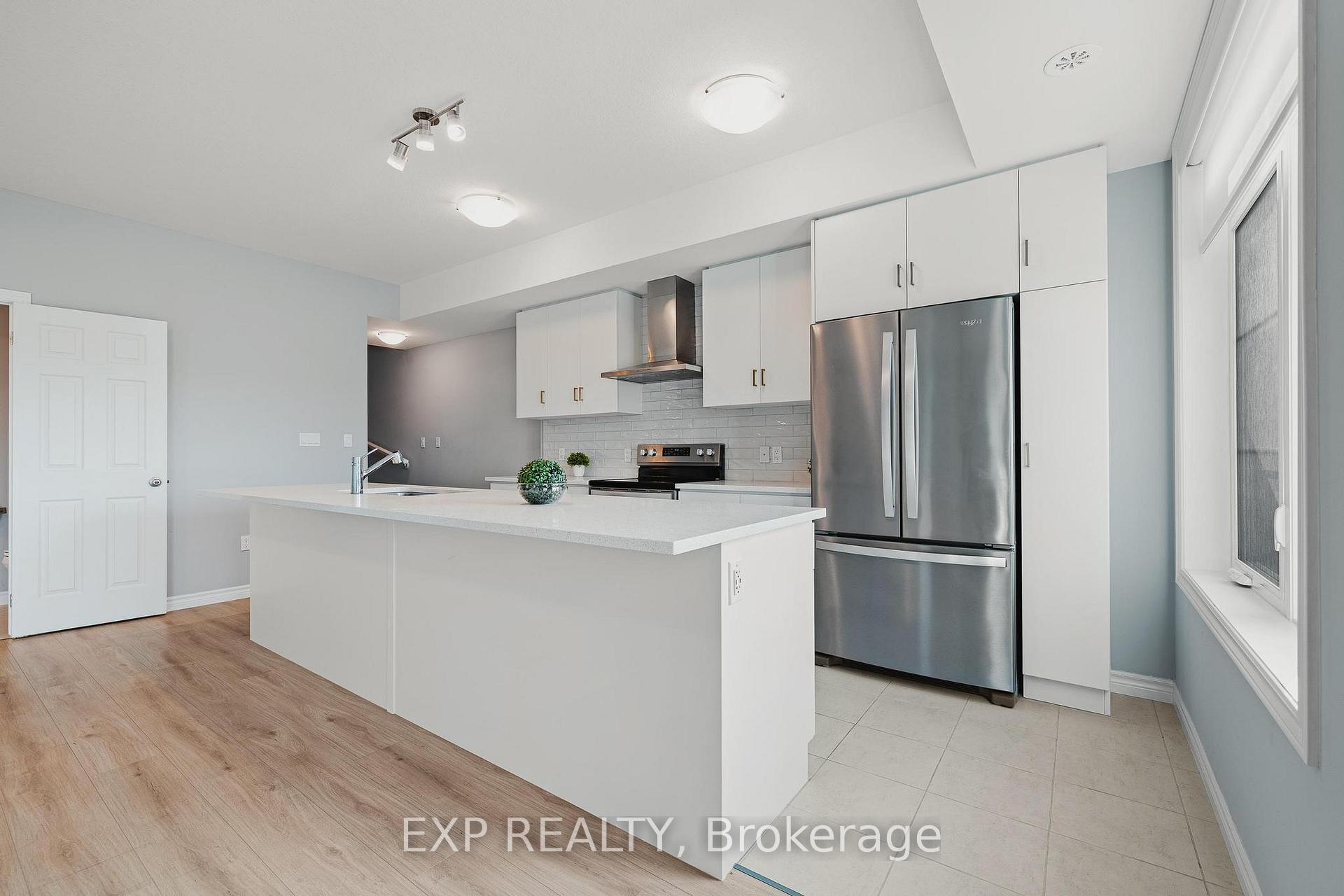 Photo 3 of 104 Lomond Lane W, Kitchener — HOMEH