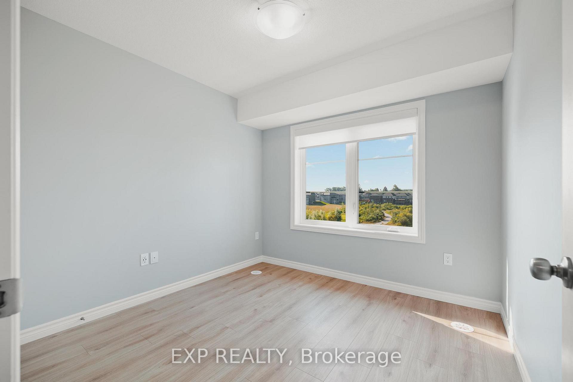 Photo 10 of 104 Lomond Lane W, Kitchener — HOMEH
