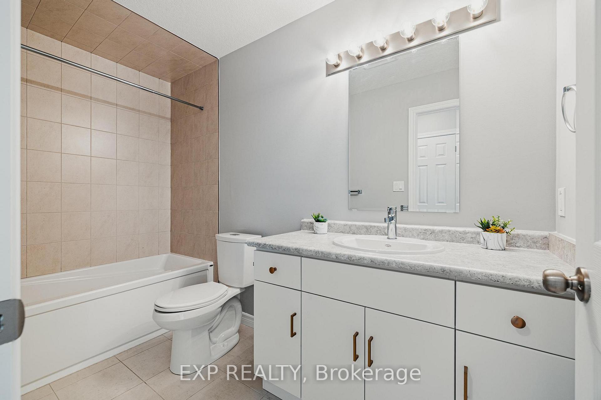 Photo 19 of 104 Lomond Lane W, Kitchener — HOMEH