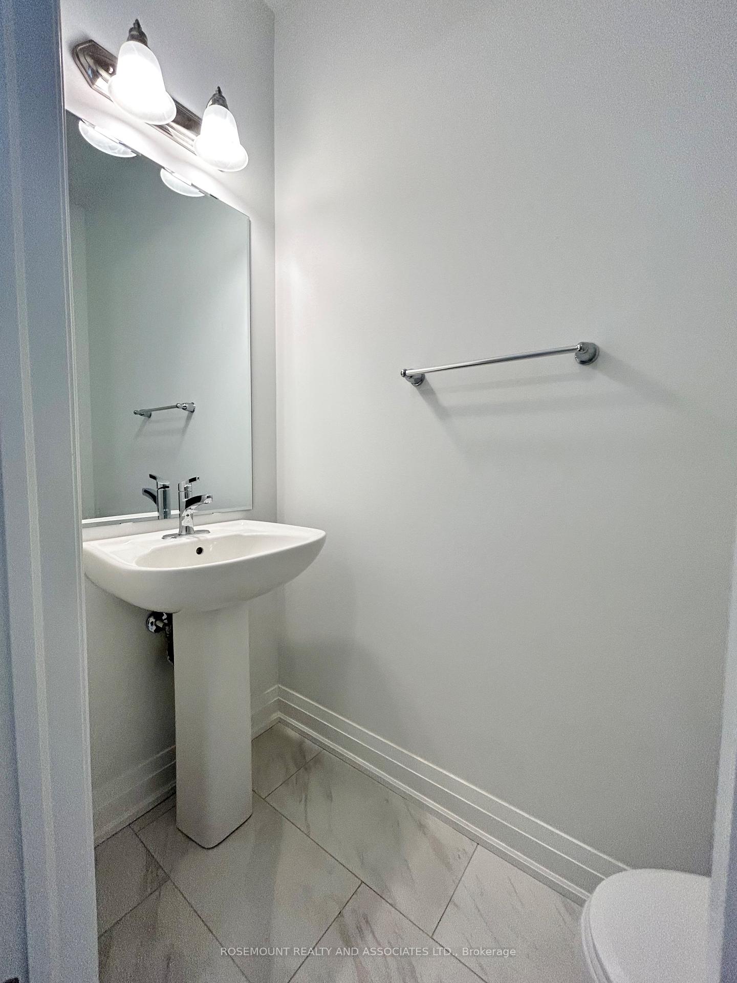 Photo 13 of 1406 Mockingbird Square, Pickering, Rural Pickering — HOMEH