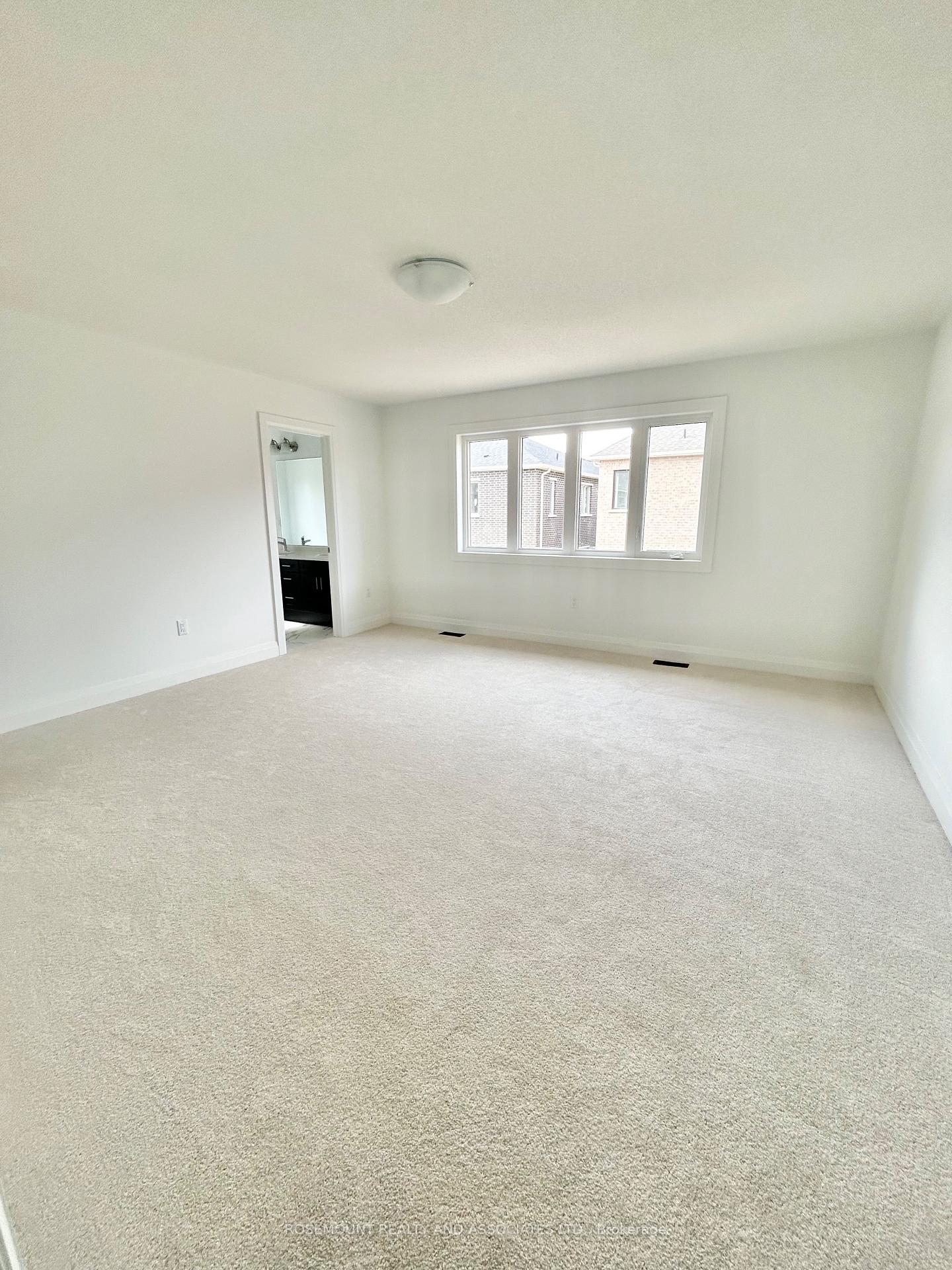 Photo 9 of 1406 Mockingbird Square, Pickering, Rural Pickering — HOMEH