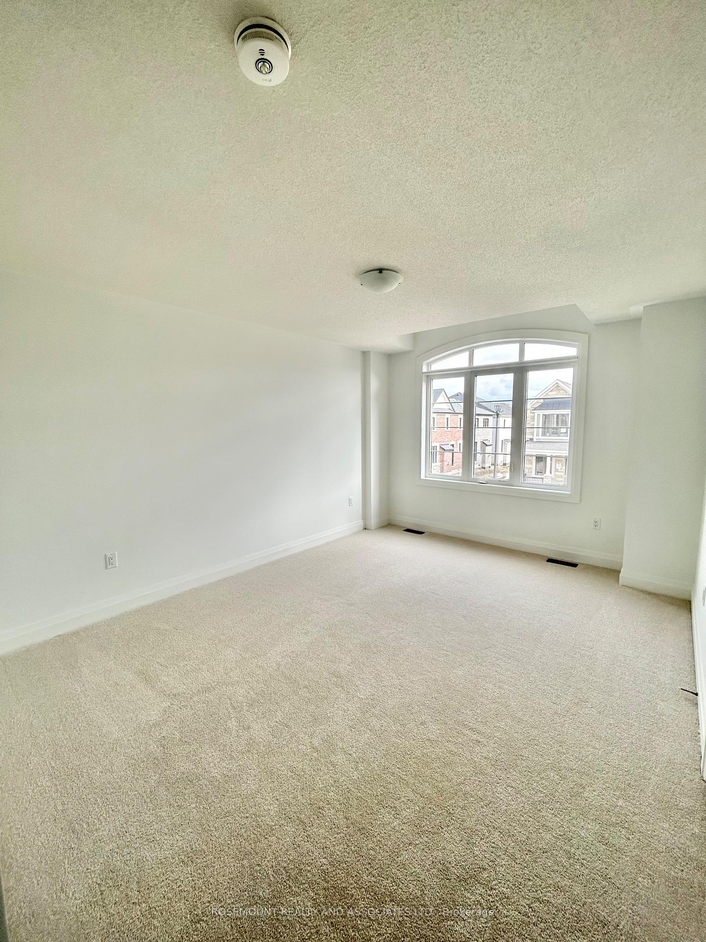 Photo 10 of 1406 Mockingbird Square, Pickering, Rural Pickering — HOMEH