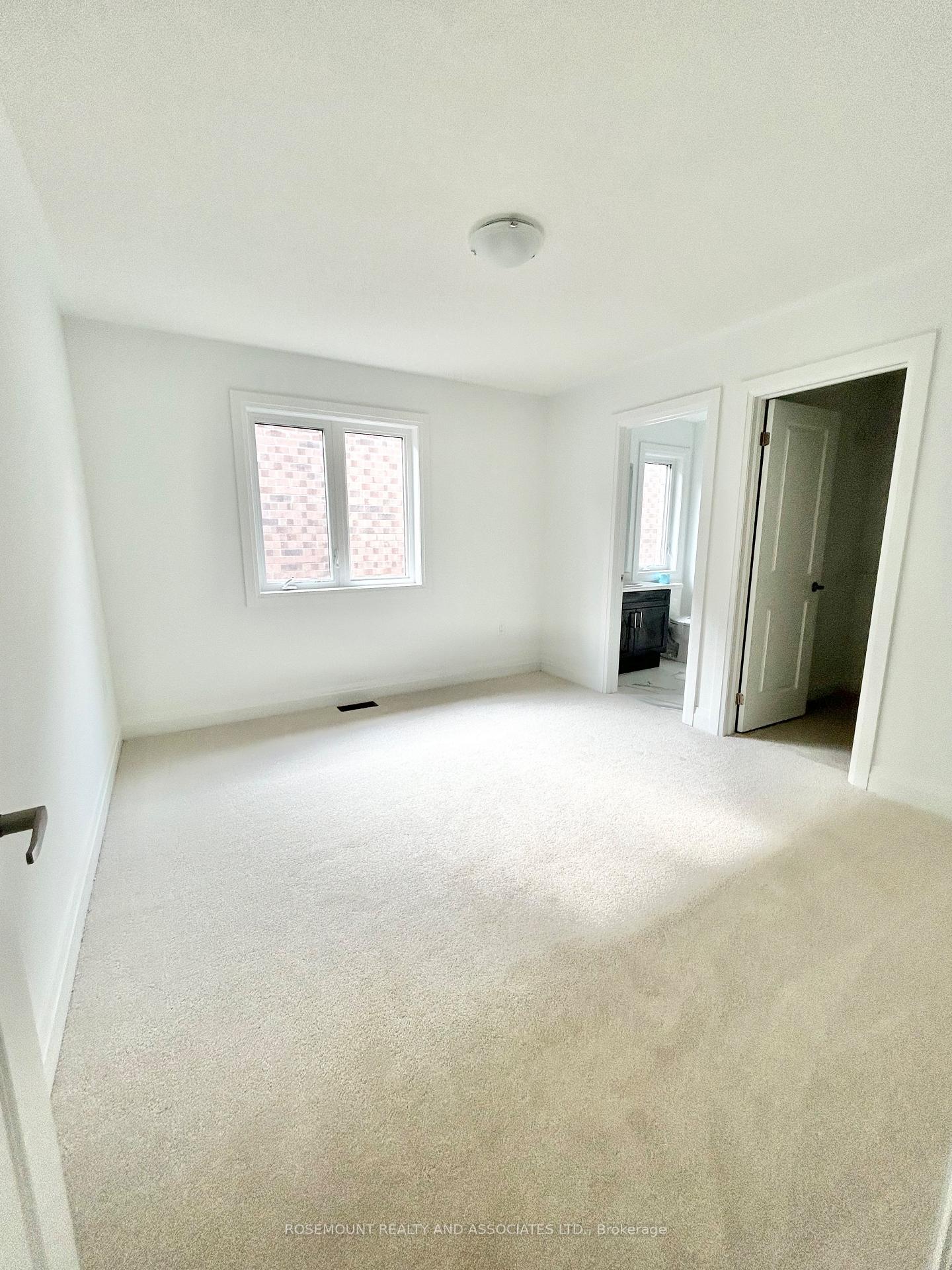 Photo 3 of 1406 Mockingbird Square, Pickering, Rural Pickering — HOMEH
