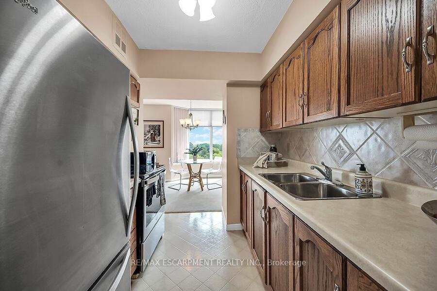 Photo 23 of Unit 703, 200 Limeridge Road W, Hamilton, Rolston — HOMEH