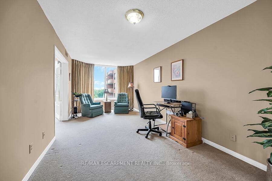 Photo 8 of Unit 703, 200 Limeridge Road W, Hamilton, Rolston — HOMEH