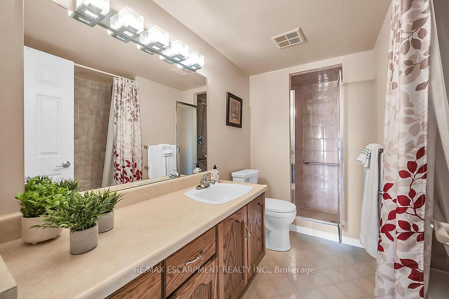 Photo 37 of Unit 703, 200 Limeridge Road W, Hamilton, Rolston — HOMEH
