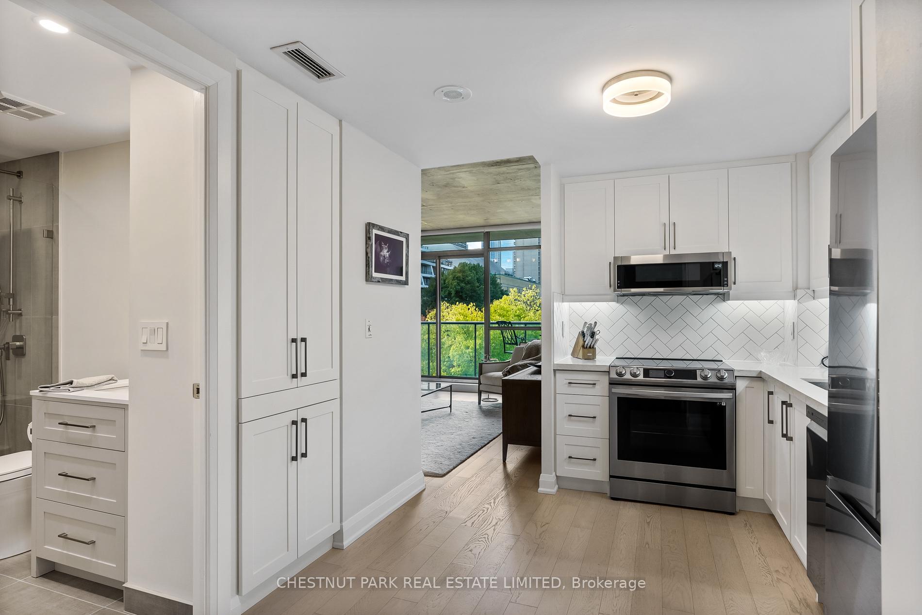 Photo 2 of Unit 302, 285 Mutual Street, Toronto, Church-Yonge Corridor — HOMEH