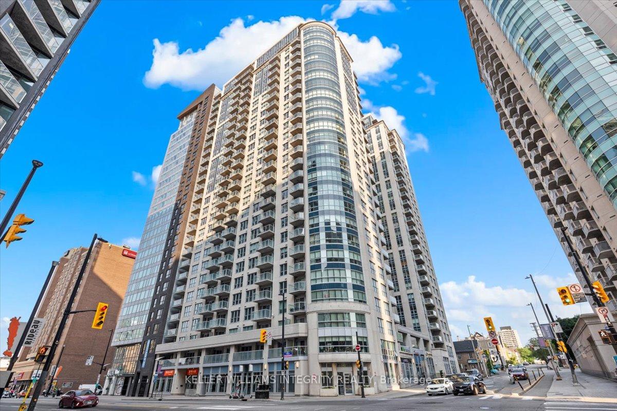 Front of Unit 909, 242 Rideau Street