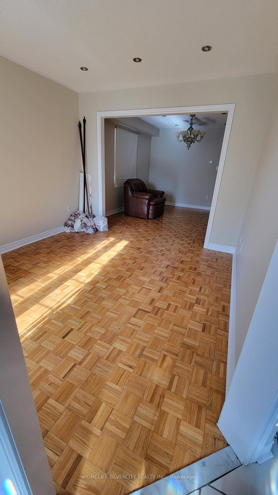 Photo 6 of 255 Mountainberry Road, Brampton, Sandringham-Wellington — HOMEH
