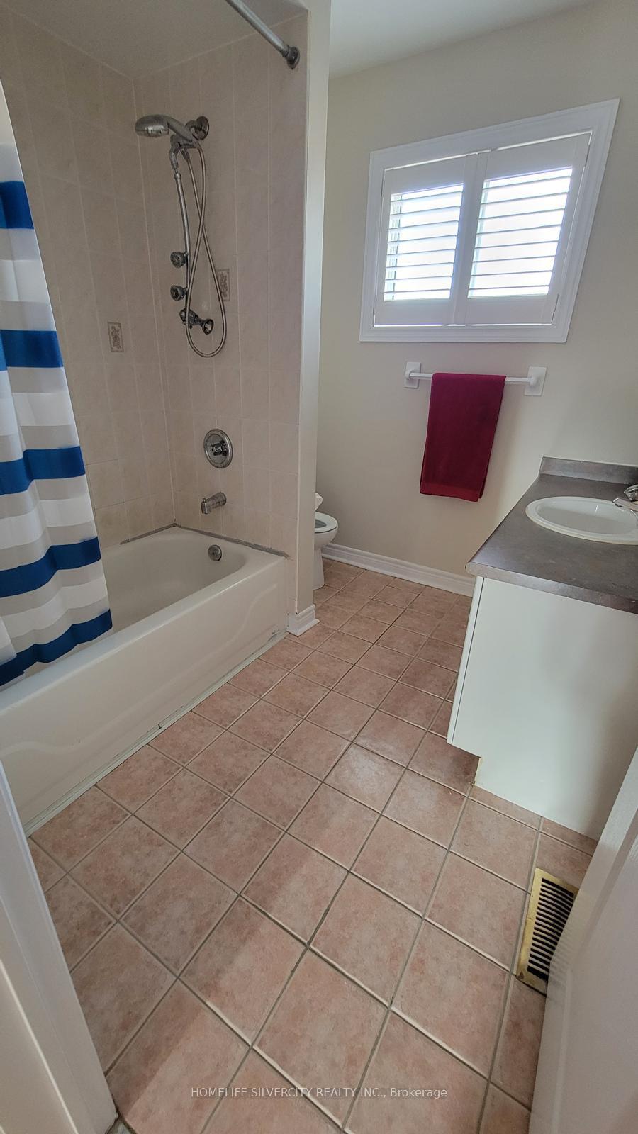 Photo 5 of 255 Mountainberry Road, Brampton, Sandringham-Wellington — HOMEH