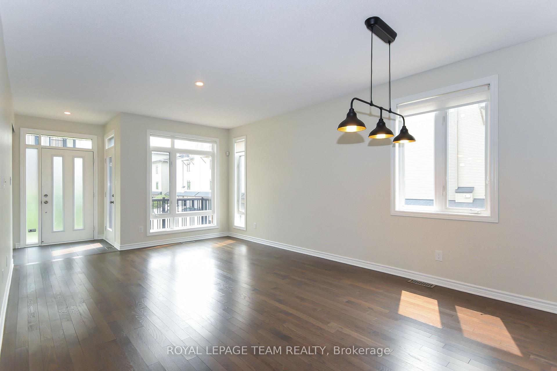 Photo 9 of 200 Pembina Private, Ottawa, Riverside South/Gloucester Glen — HOMEH