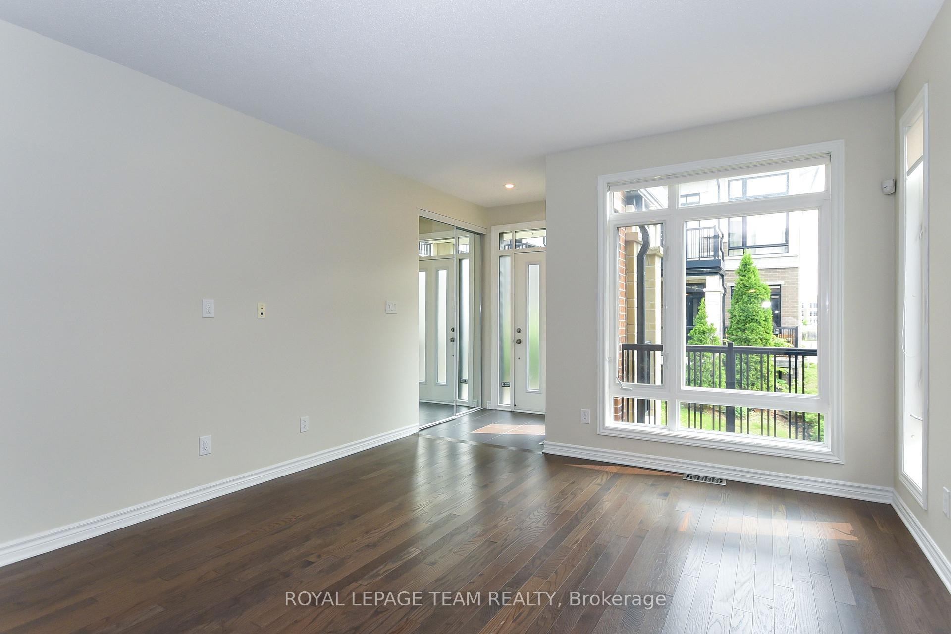 Photo 2 of 200 Pembina Private, Ottawa, Riverside South/Gloucester Glen — HOMEH